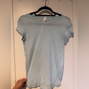 Lululemon Women’s Blue Striped T-Shirt